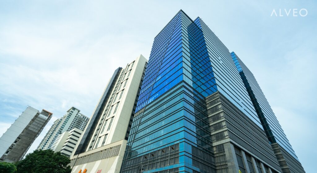 View of High-Rise Luxury Apartments Explained: Construction Technology ...